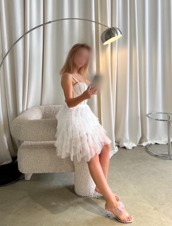 Девушка массажистка Кристина, салон Кристина